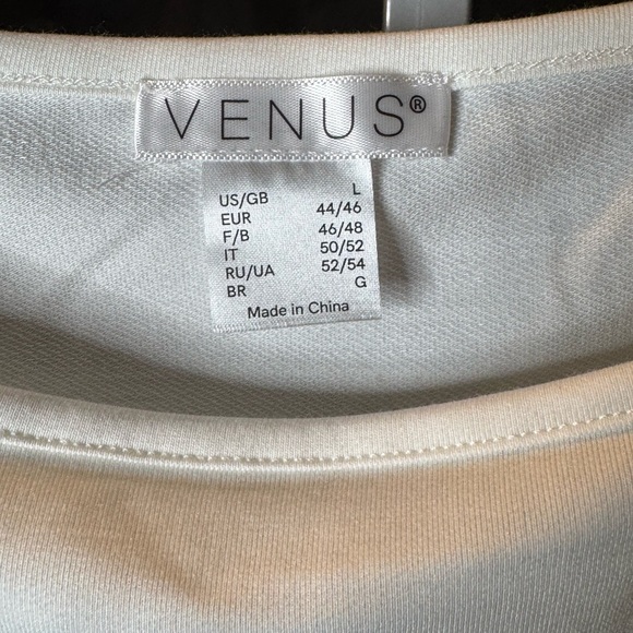 Venus White “Love” Cold-Shoulder Top with Metallic Heart (Size Large) - Picture 6 of 8